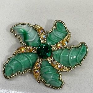 Vintage Emerald Green Molded Lucite Starfish Brooch
